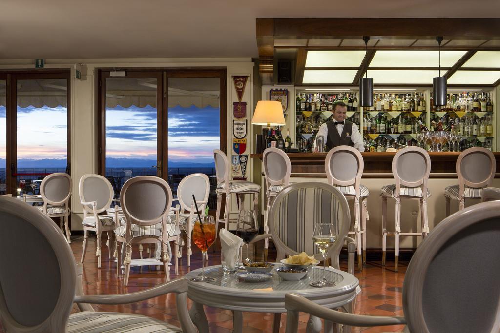 Hotel Cenobio Dei Dogi Камогли Екстериор снимка
