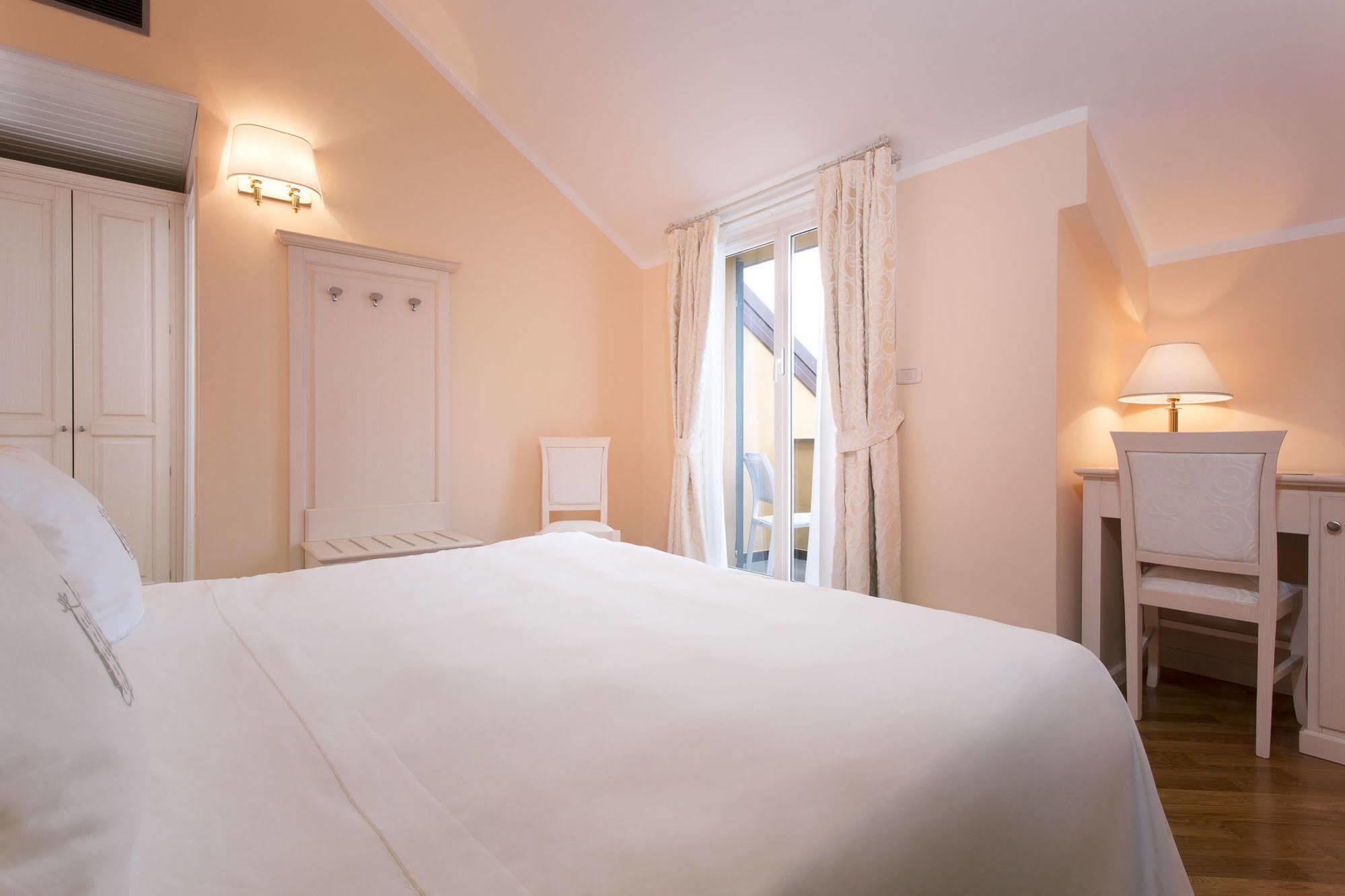 Hotel Cenobio Dei Dogi Камогли Екстериор снимка